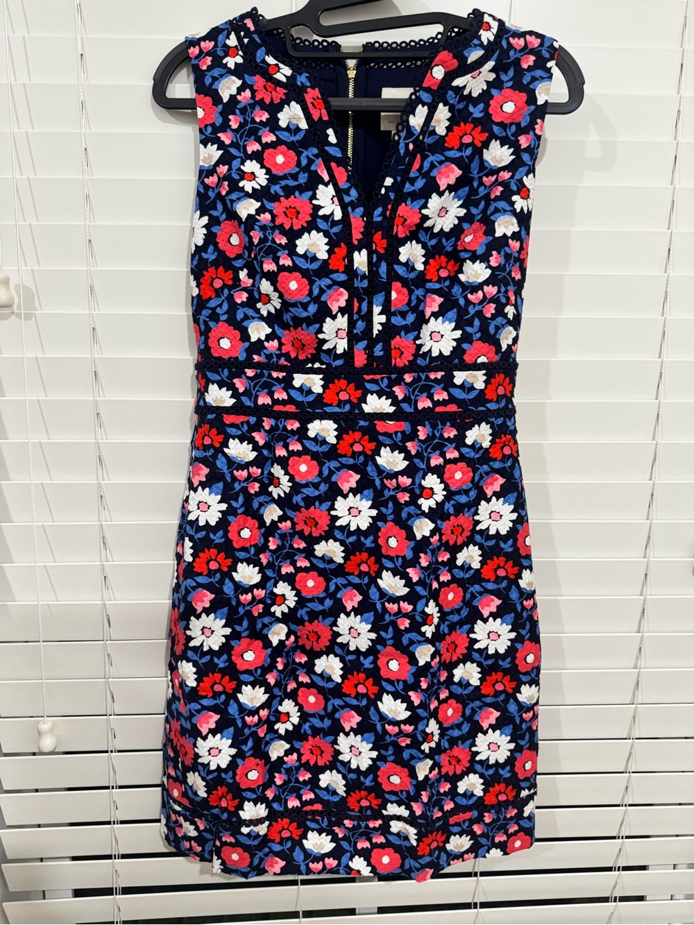Sleeveless Navy Floral Sheath Dress - Red & White Floral